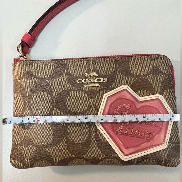 COACH Signature Canvas With Disco Patches. NWOT - Picture 13 of 16